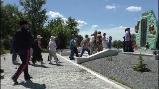 22 июня  - возложение цветов к братской могиле воинов, умерших от ран в госпиталях Петровска