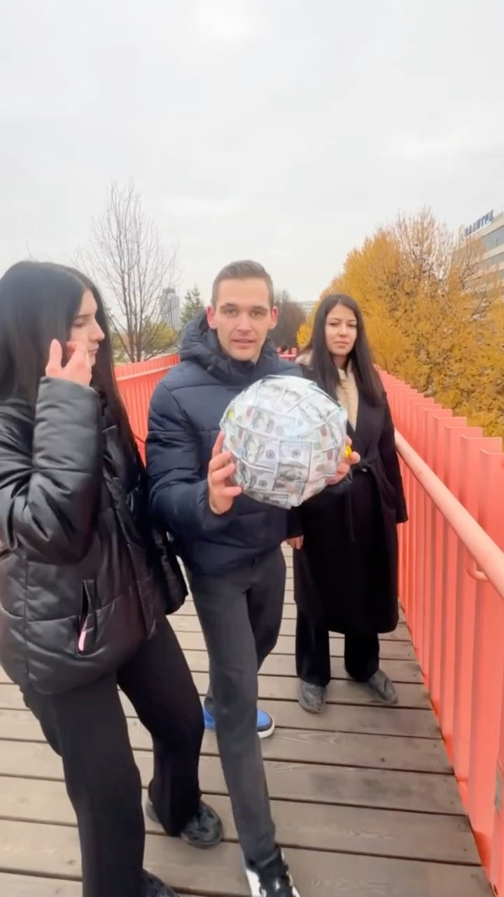 Where are you from??????? Subscribe to me ?