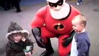 Mr Incredible In Disneyland Paris 2007