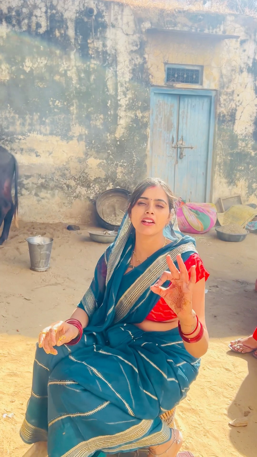 दही बल्ले किस किस को खाने है #shorts #trending #meenu #ytshorts