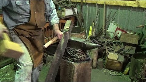 Blacksmithing - First Attempt At Forging A Timber Slick or Chisel