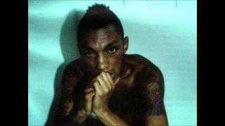 Tricky - She Screams (1997)