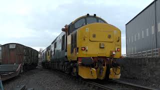 Steaming Santa with Class 37 mega start. 4K