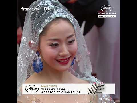 L'actrice et chanteuse Tiff Tang à la montée des marches du Festival de Cannes.