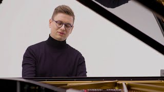 Víkingur Ólafsson - Debussy: La Damoiselle élue, Poème lyrique: Prélude (Talk & Play)