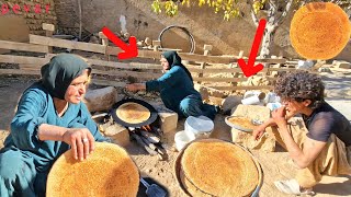 Download Lagu Grandma and Sasan's nomadic life: Local hot bread with authentic aroma and flavor!  👵🍞 MP3