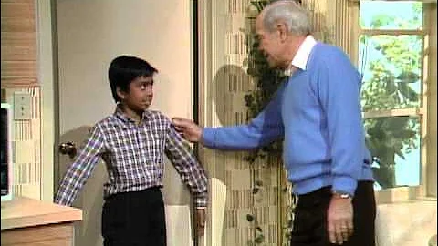 How to Pull a Trick on Your Muscles - Mr. Wizard's Everyday Magic