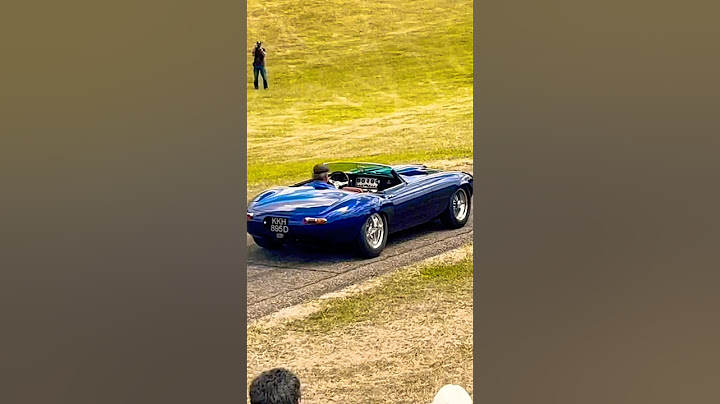 INSANE $1M EAGLE SPEEDSTER RESTOMOD JAGUAR E-TYPE DRIVING AT HEVENINGHAM CONCOURS! #shorts #viral