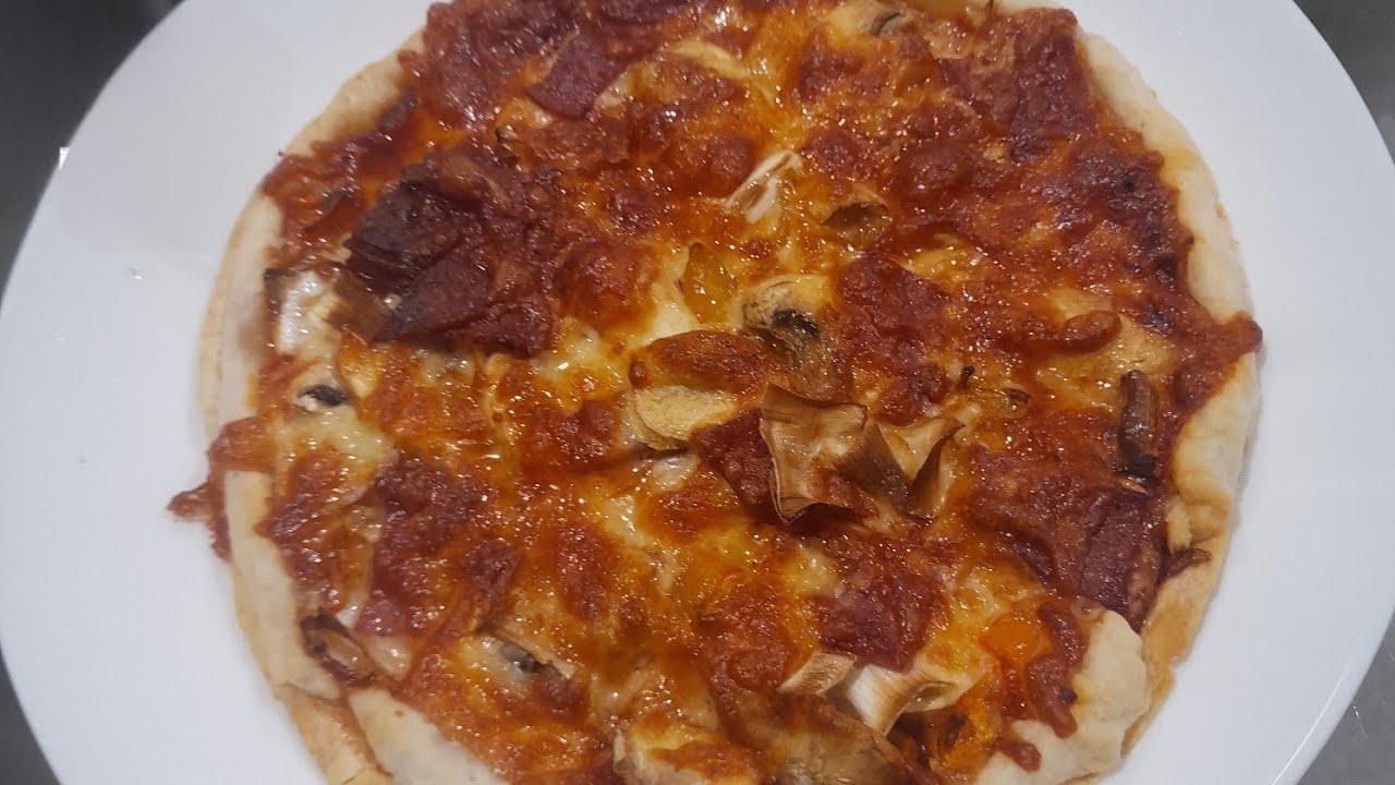 Homemaker Pizza Salamis Cuối Tuần làm bánh Pizza Salamis YouTube