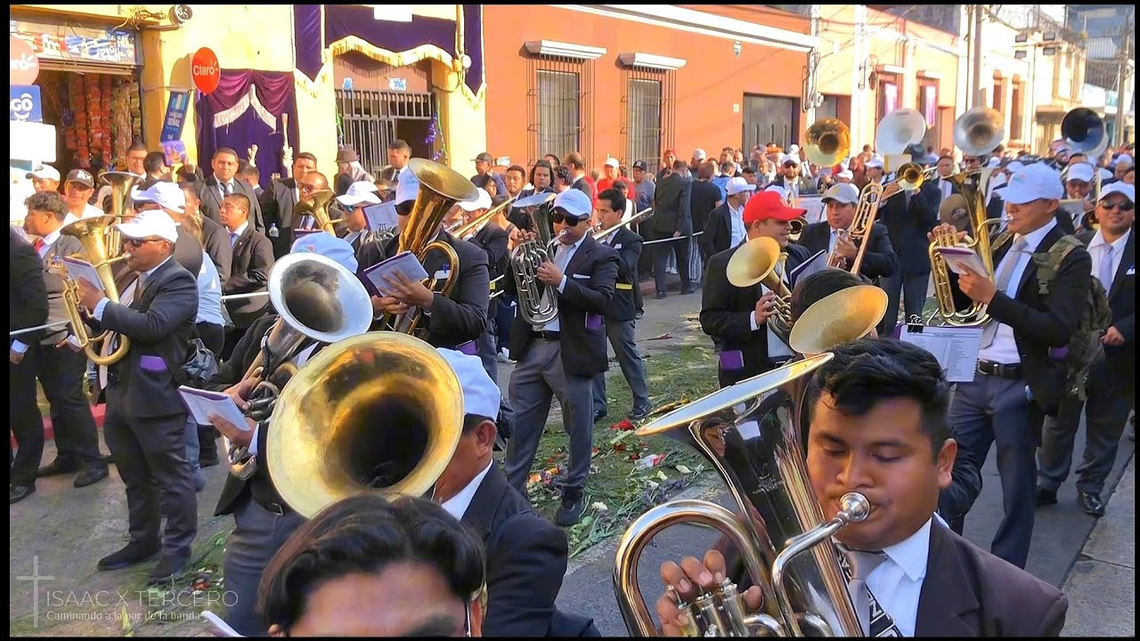 ¿A QUIEN BUSCAIS? † A la par de la banda - Jesús de los Milagros Jueves del Silencio 2026 