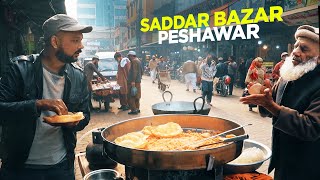 Peshawar Saddar Bazaar | Cholay Pakoray & Halwa Poori | Street Food Pakistan | Fawara Chowk Nashta