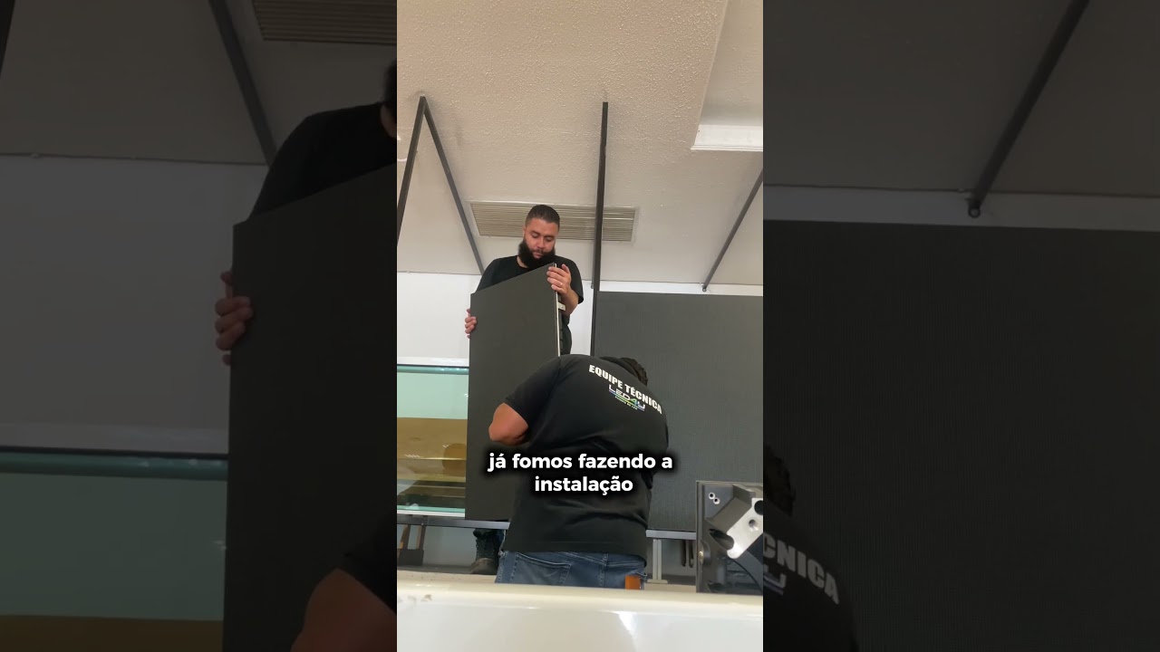 VOCÊ NÃO VAI ACREDITAR na transformação dessa igreja com um painel de LED!