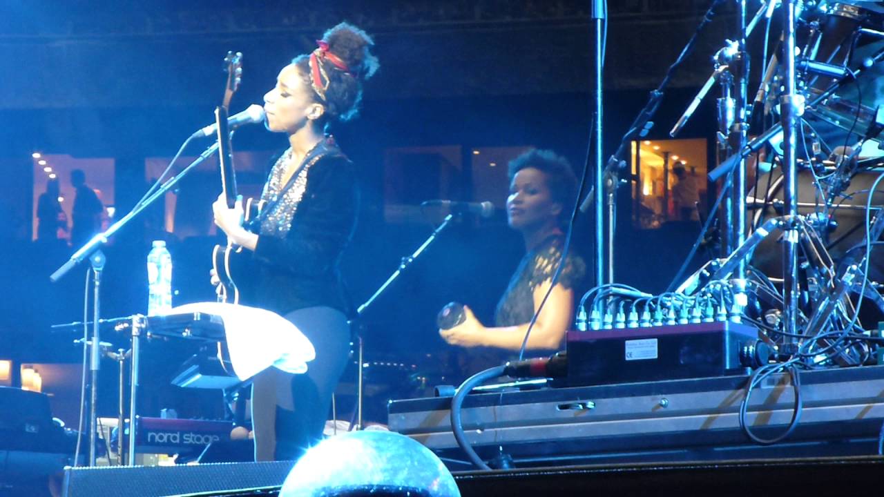 Lianne La Havas - Tokyo | Live Amsterdam Arena 2016 Coldplay