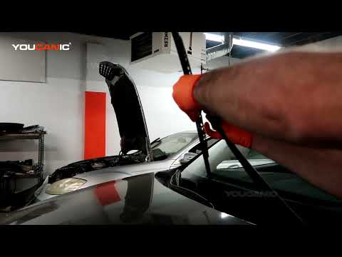 2012-2017 Mazda CX-5 – Front Wiper Blades Replacement 2012-2017 Mazda CX-5 – Front Wiper Blades Replacement
