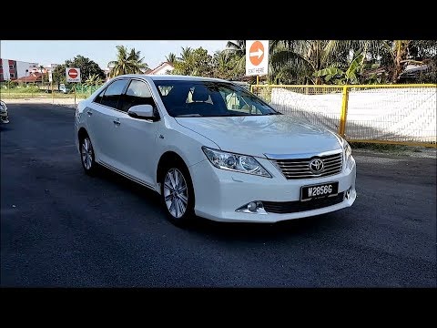 Bán xe ô tô Toyota Camry đời 2013 giá rẻ chính hãng