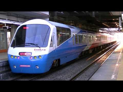 ＪＲ中央本線　八王子駅　伊豆急２１００系「アルファ・リゾート２１」（リゾート踊り子）