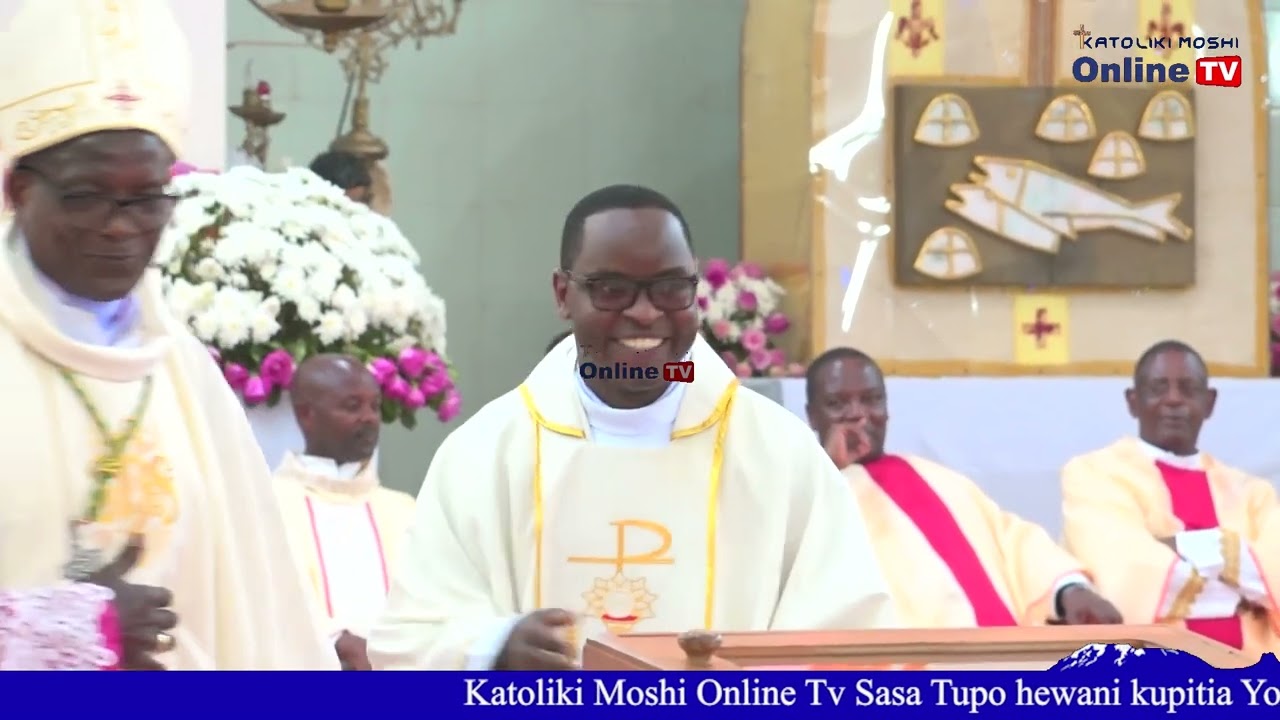 TAZAMA MHA. BABA ASKOFU AKIWATUMA MAPADRE WAPYA KWENDA SEHEMU ZAO ZA UTUME