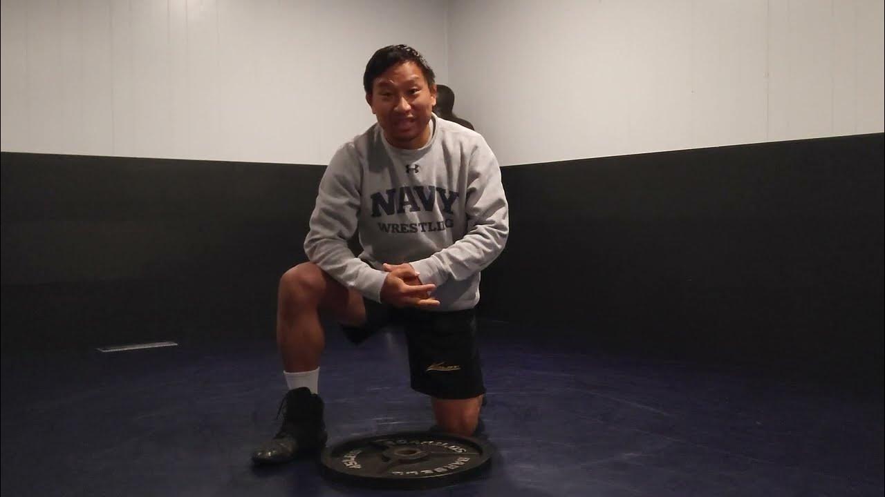 Bo Bassett 45lb Plate Plank Challenge (2m 22s) YouTube