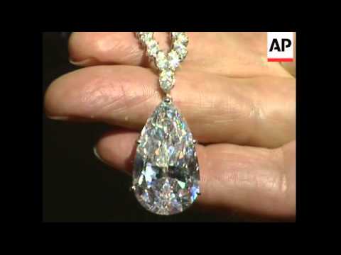 Video: Athena Onassis vende joyas familiares