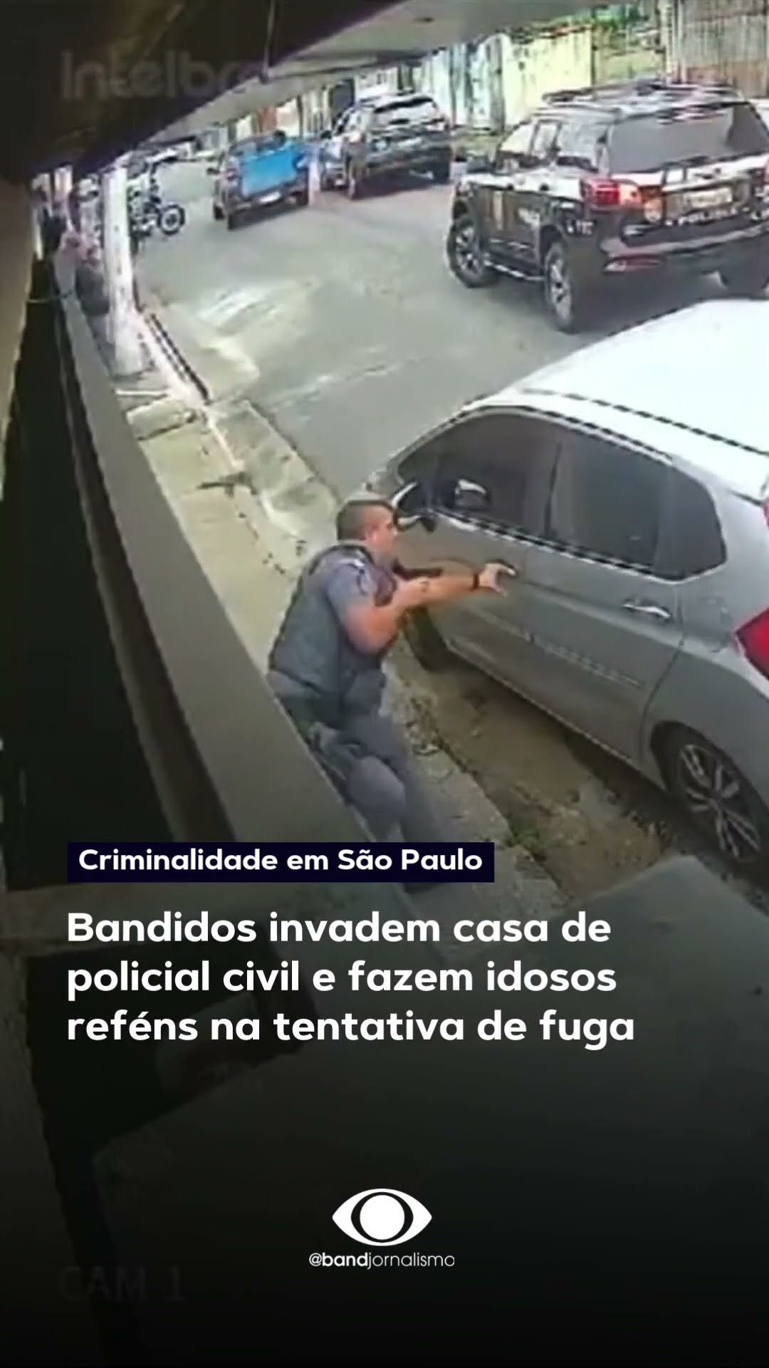 Bandidos invadem casa de policial e fazem idosos reféns em tentativa de fuga #shorts