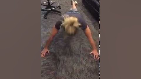 Kristin Does The 22 Push-Up Challenge To Raise Awareness For Veteran Suicide