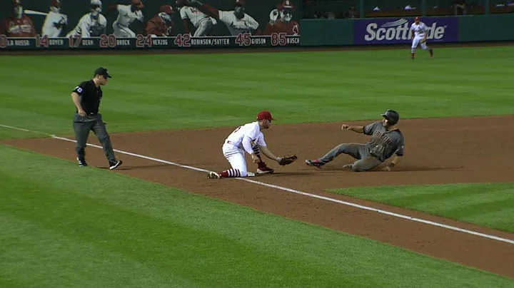 ARI@STL: Kelly fires to third, gets Pollock stealing