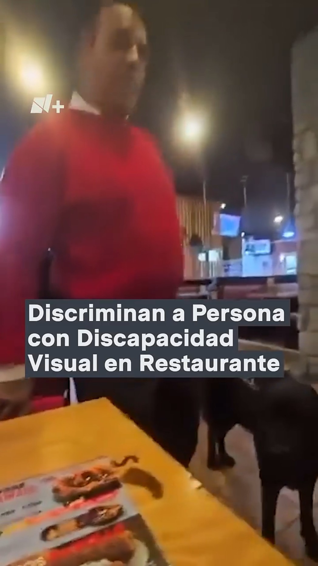 Discriminan a persona con discapacidad visual en restaurante - N+ #Shorts