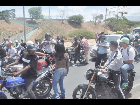 Periodistas y familiares fueron agredidos en entierro del barbero