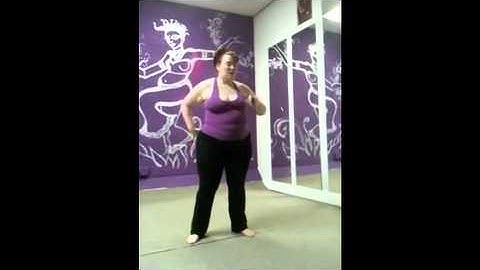 Poi Lesson: "Wiggle" Turn Around/Opposite direction chasing the sun 1 minute lesson