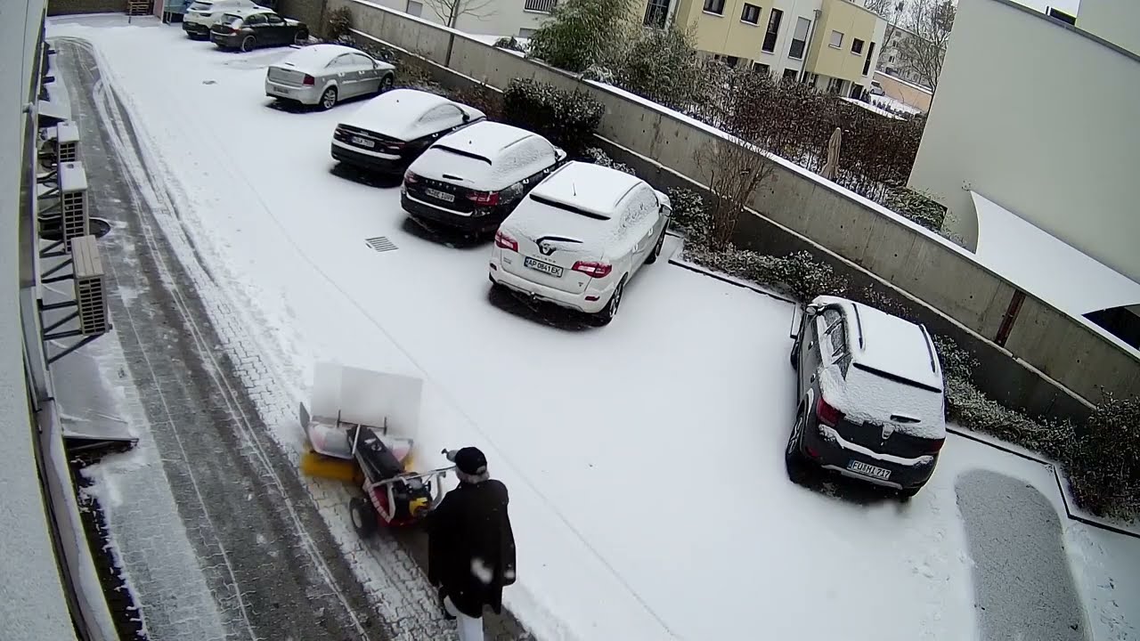 Tielbürger TK48 Pro Schneeräummaschine und EGO Power Plus zweistufige Schneefräse, Winterdienst.