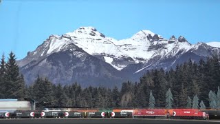 Layout Update - July 2019: First Custom Photo Backdrop Printed, VIA F9B Locomotive...