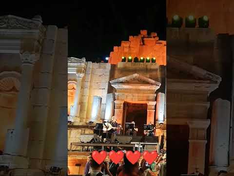 منتصب القامة أمشي الفنان مارسيل خليفه مهرجان جرش المدرج الجنوبي لحضور الحفل اضغط على القلب