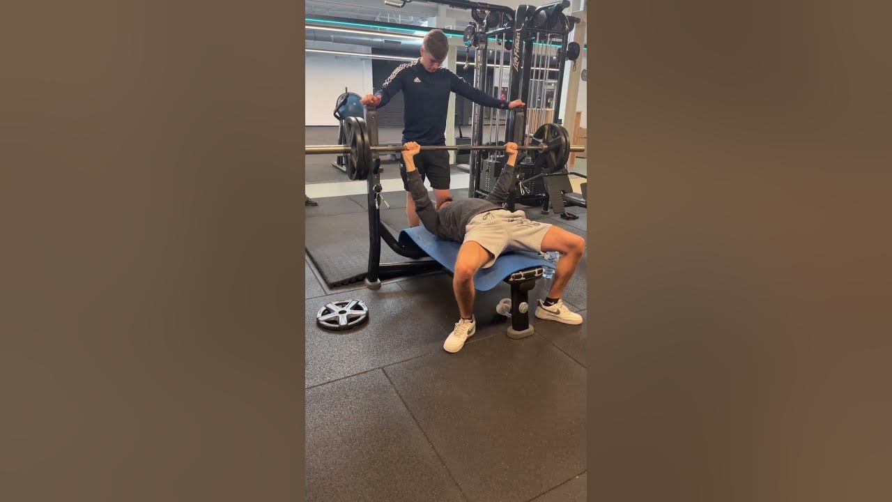 2-plates-bench-press-16yo-shorts-youtube