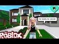 Mi Nueva Casa en Roblox - Tour de Dormitorio de Goldie! - Titi Juegos