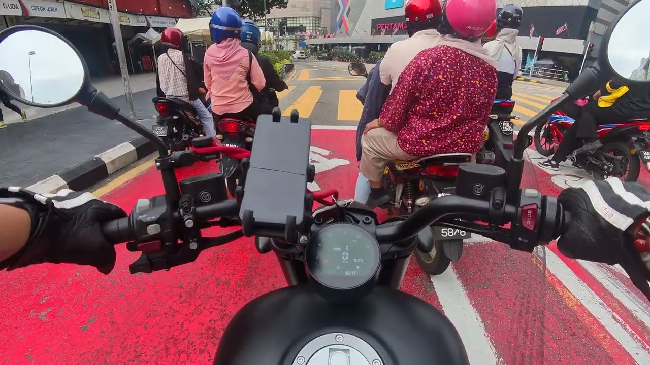 QJ Motor SRV250 AMT KL city ride