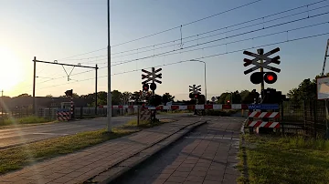 Spoorwegovergang Deurne // Dutch railroad crossing
