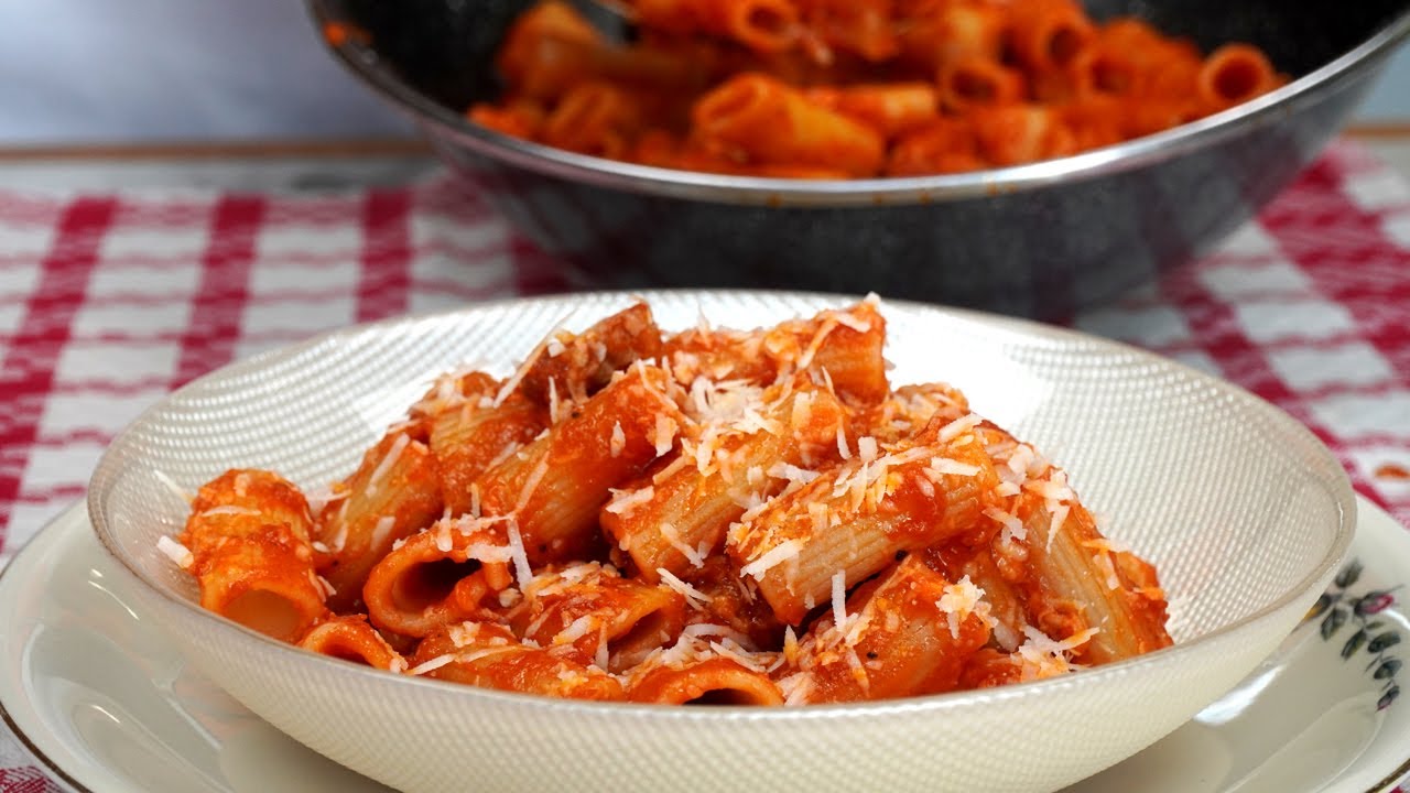 Pasta All'Amatriciana Ricetta Originale Italiana - Pasta All ...