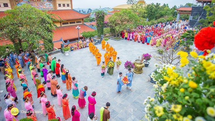 Vật Phẩm Cúng Dường Phật - Ý Nghĩa, Lễ Cúng và Các Mẫu Văn Khấn Tổ Chức