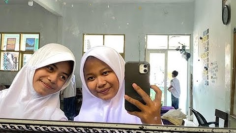 TUGAS INFORMATIKA, about economic activities (kegiatan ekonomi) IX-C Mts Khoerul Falah Jompong