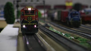 Atlas B40-8 BNSF 8608 with Sound and Working Ditch Lights