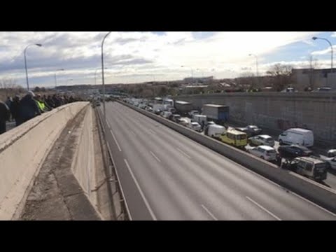 Los taxistas madrileños cercan Fitur en su tercera jornada de huelga