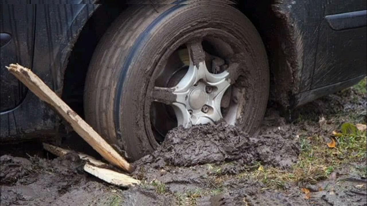 Girls unstuck your car stuck in mud - YouTube