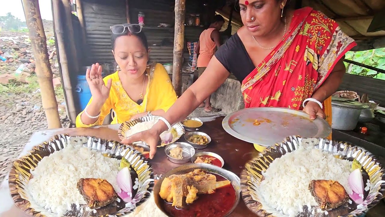 টকটকে মাংসের ঝোল ভাত | সাত সকালে ডাল দিয়ে মটন খেলো দোলা | Dhaba Hotel Lunch | Rice | Red Mutton