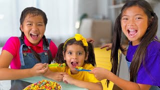 ¿Quién es La Mejor Hermana? Niños Fingen Ser Una Niñera | Aprender y Jugar Con Juguetes y Colores