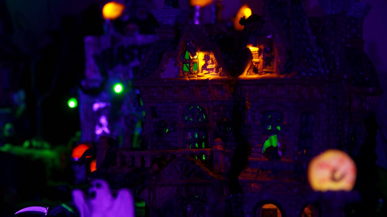 HALLOWEEN SPOOKY VILLAGE Display 2021
