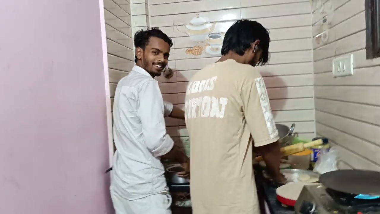 Sahil ne Akele 17 Roti banayi Pahli Baar 😲