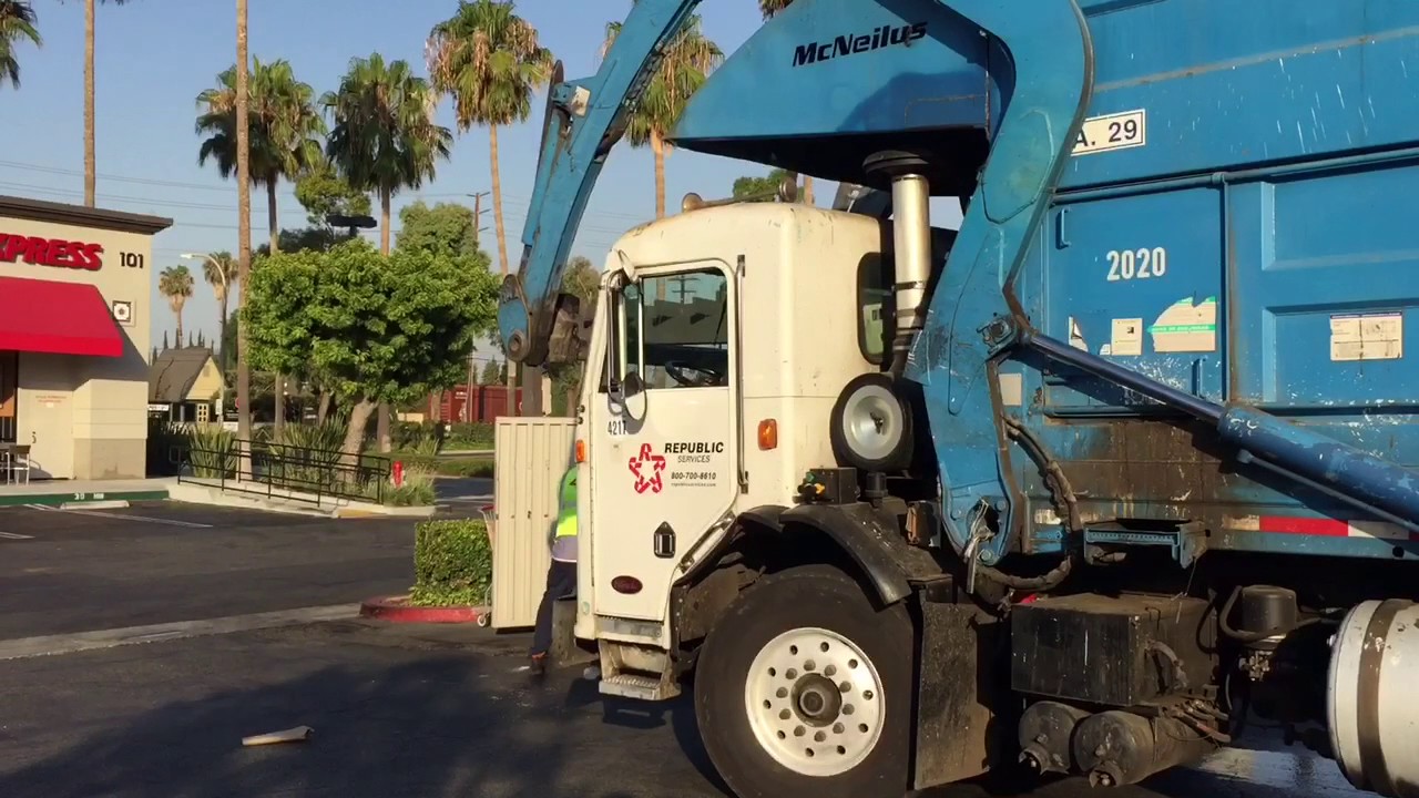 Republic Services Holiday Schedule 2020 Republic Services Diesel Peterbilt 320 McNeilus Front Loader 2020 Republic Services Holiday Schedule 2020 Republic Services Diesel Peterbilt 320 McNeilus Front Loader 2020