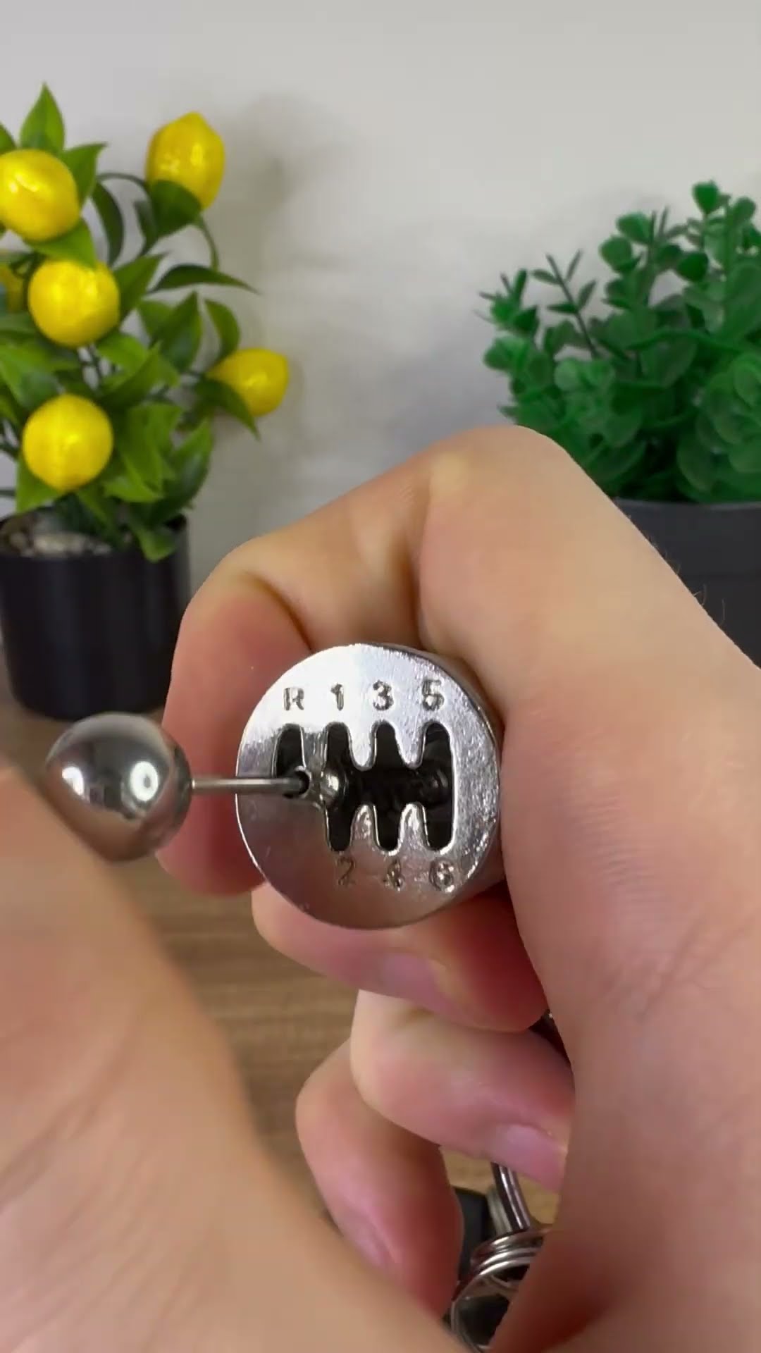 ? Six-Speed Manual Shift Keychain - Product Link in Bio ( # 1898 ) ‪@MaviGadgets‬