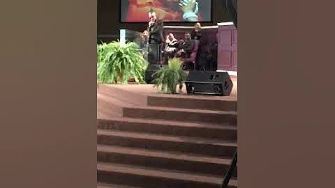Evangelist Cynthia Givens singing at Pastor R.L. W...