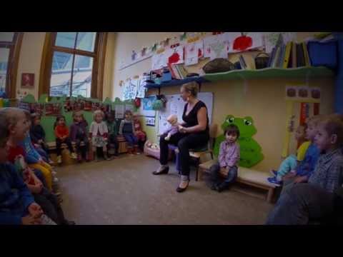 Video: Wat Doen Kinders In Die Kleuterskool